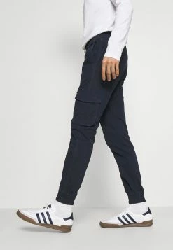Pier One Hombre Pantalones Cargo - Dark Blue -Pier One Comercio cc0e7fdc53424e03a261468bcb3d65ec