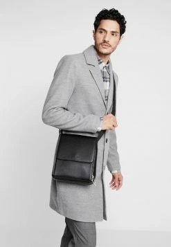 Pier One Hombre Bandolera - Black -Pier One Comercio d0ee40c64f444bc69c706e1080f3e27a