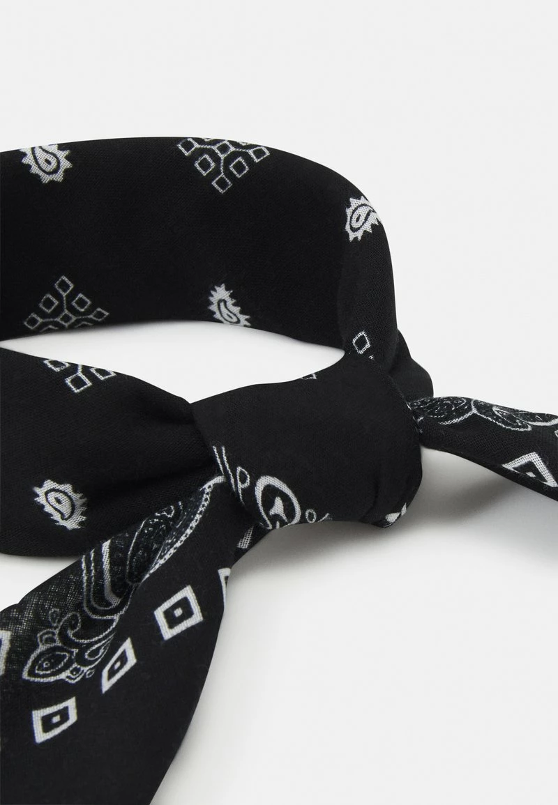 Pier One BANDANA UNISEX - Pañuelo - Black, Unisexo 4 Pier One BANDANA UNISEX - Pañuelo - Black, Unisexo - Imagen 2