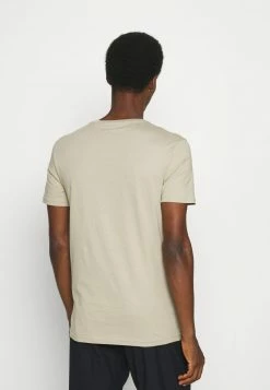 Pier One Hombre 5 PACK - Camiseta Básica - White/dark Grey/black -Pier One Comercio d4309172134f476283eb4fd8b00555ed