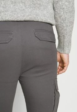 Pier One Hombre Pantalones Cargo - Dark Grey -Pier One Comercio da099017322341c49801a395a66352f3