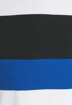 Pier One Hombre Camiseta Básica - White -Pier One Comercio de501897e8c34801b7f9b6f4bd698697