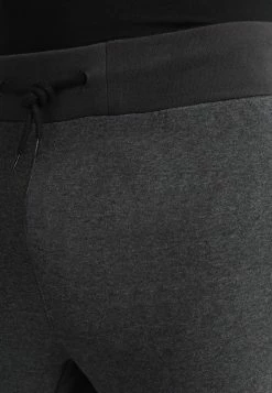 Pier One Hombre Pantalones Deportivos - Dark Grey -Pier One Comercio e1e35522afbd424296d37d965a7827c3