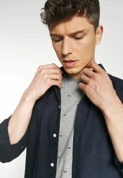 Pier One Hombre Camiseta Estampada - Grey -Pier One Comercio e3884c285e1d4196b2b6f8b7d26bc5dc