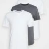 Pier One 3 PACK - Camiseta Básica - White/dark Grey, Hombre -Pier One Comercio e744a25b2abd44b0ad758990ed44df0f