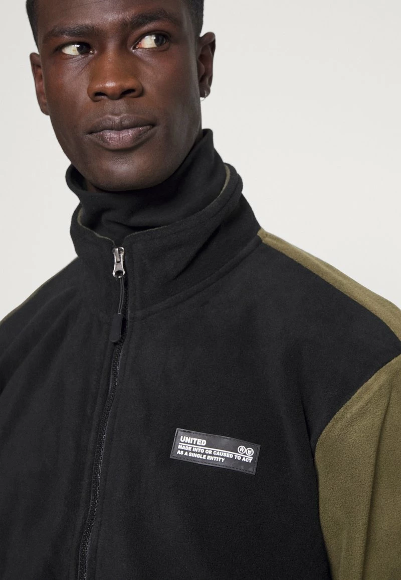 Pier One Hombre Forro Polar - Black/olive 8 Pier One Hombre Forro Polar - Black/olive - Imagen 6