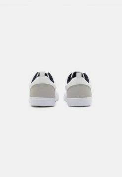 Pier One Unisexo UNISEX - Zapatillas - White -Pier One Comercio e97bf5b61f0d467ca8aec55fa84b26c2
