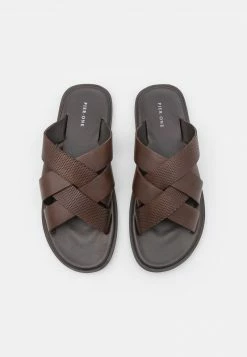 Pier One Hombre LEATHER - Sandalias Planas - Brown -Pier One Comercio f4e2b72018b8453c9b3a82f99cd6cc4e