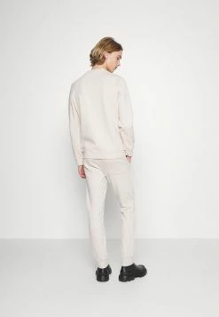 Pier One Hombre Pantalones Deportivos - Tan -Pier One Comercio f5019b2e8ca24c62831d7ed0ab056af4