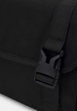 Pier One Unisexo UNISEX - Bandolera - Black 9 Pier One Unisexo UNISEX - Bandolera - Black -Pier One Comercio f6be7e6f25484afd818fa13238f4a0f4